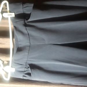 Women's Christopher & Banks slacks size 6 navy